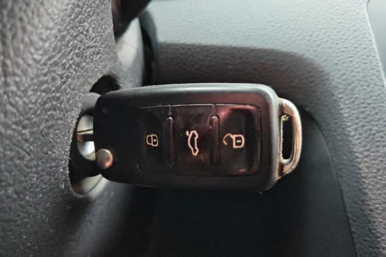 Used Skoda Rapid Spaceback 2016 Revised Version 1.6L Automatic Front-Drive Edition Vehicle Key