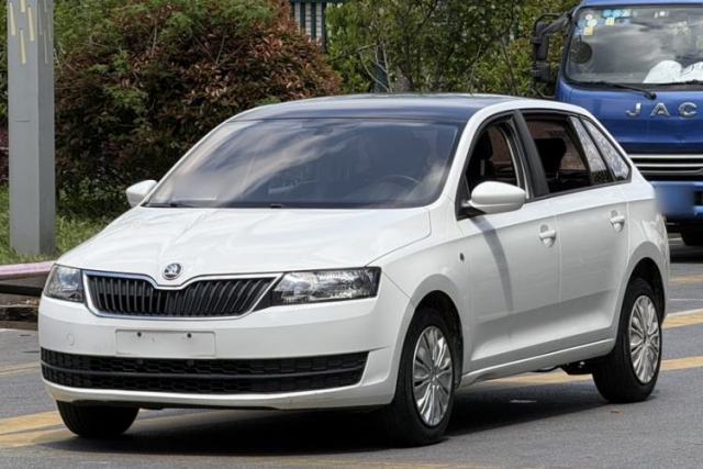 Used Skoda Rapid Spaceback 2016 Revised Version 1.6L Manual Front-Drive Edition