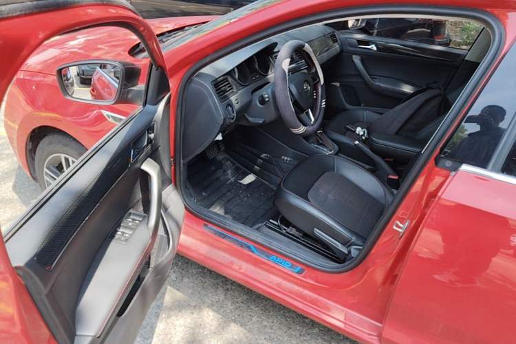 Used Skoda Rapid Spaceback 2018 1.6L Automatic Sport Edition Driver Seat