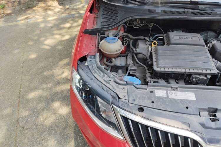 Used Skoda Rapid Spaceback 2018 1.6L Automatic Sport Edition Engine Bay Right
