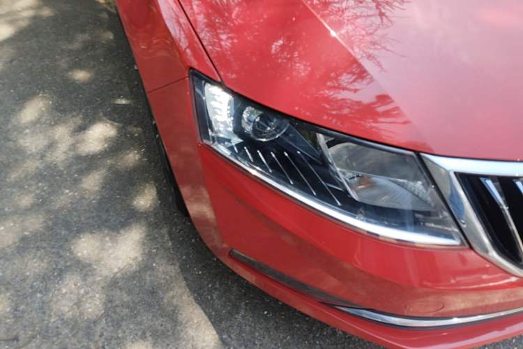 Used Skoda Rapid Spaceback 2018 1.6L Automatic Sport Edition Right Front Headlight
