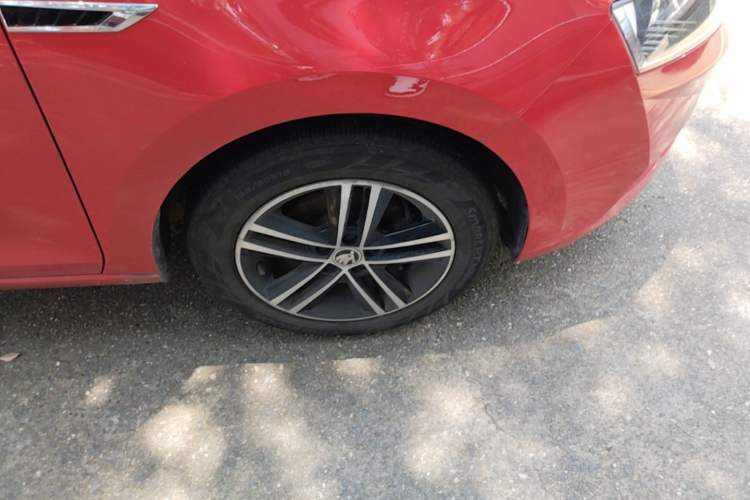 Used Skoda Rapid Spaceback 2018 1.6L Automatic Sport Edition Right Front Wheel Hub