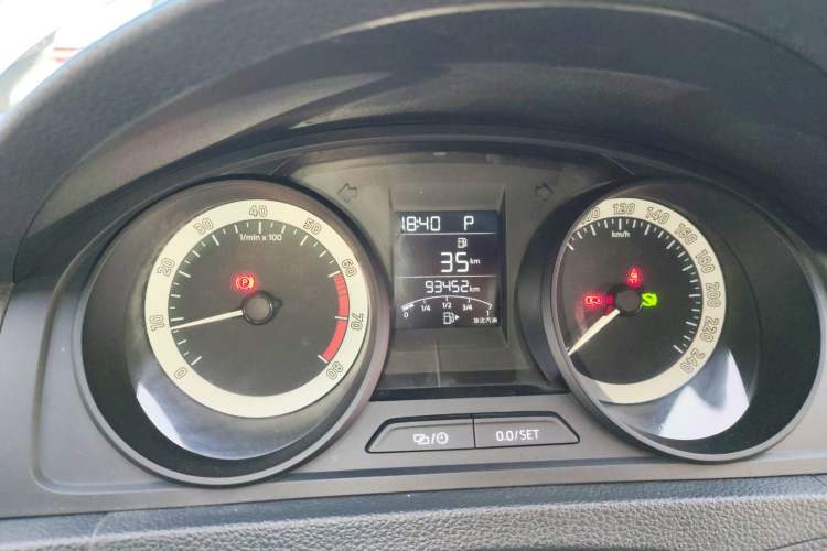 Used Skoda Rapid Spaceback 2018 1.6L Automatic Standard Edition Instrument Cluster