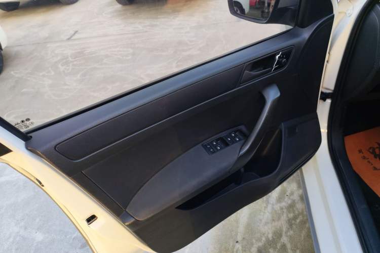 Used Skoda Rapid Spaceback 2018 1.6L Automatic Standard Edition Left Front Door Interior