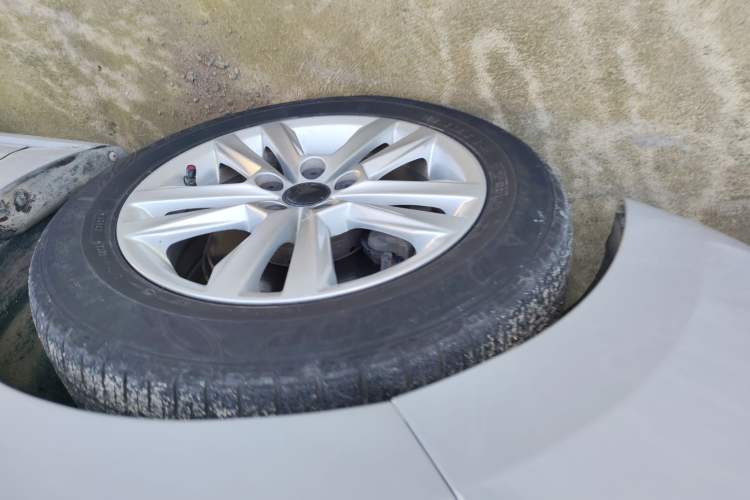 Used Skoda Rapid Spaceback 2018 1.6L Automatic Standard Edition Left Front Wheel Hub