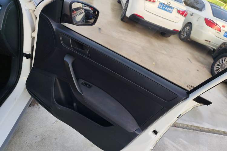 Used Skoda Rapid Spaceback 2018 1.6L Automatic Standard Edition Right Front Door Interior