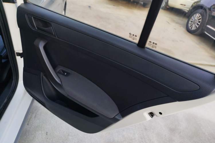 Used Skoda Rapid Spaceback 2018 1.6L Automatic Standard Edition Right Rear Door Interior