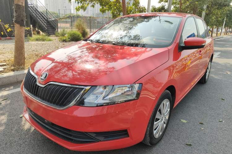 Ojetý Skoda Rapid Spaceback 2018 1.6L Automatic Standard Edition Guazi used car, China used car export, Used car for sale, Used  cars, Cheapest cars for sale