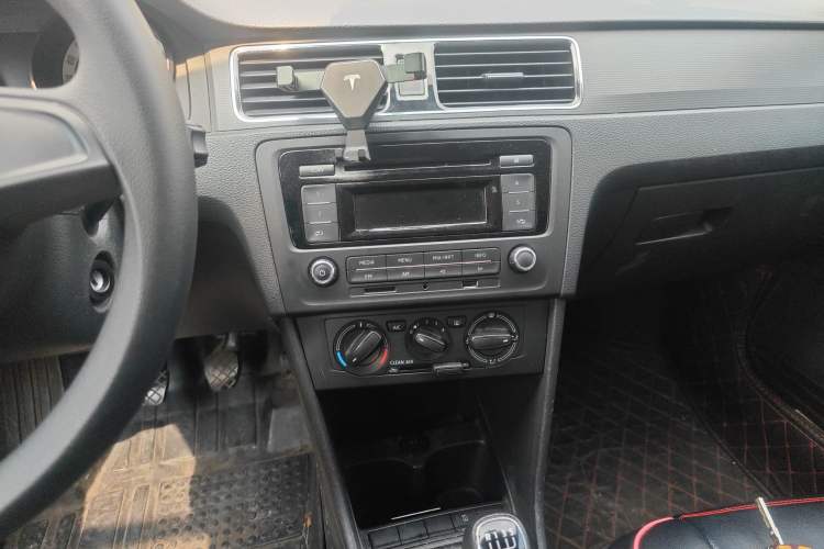 Used Skoda Rapid Spaceback 2018 1.4L Manual Standard Edition Audio And AC Panel