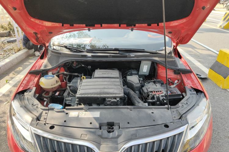 Used Skoda Rapid Spaceback 2018 1.6L Automatic Standard Edition Engine Bay