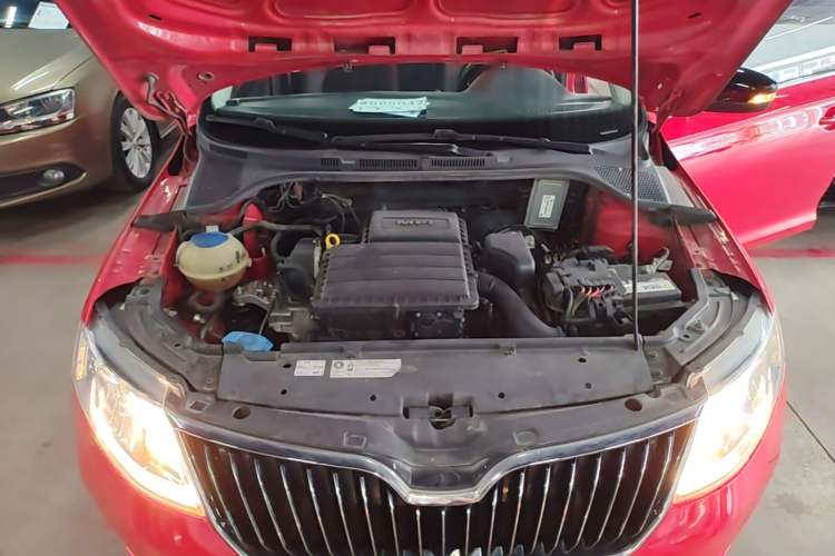 Used Skoda Rapid Spaceback 2018 1.6L Automatic Sport Edition Engine Bay