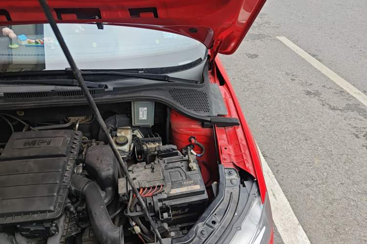 Used Skoda Rapid Spaceback 2018 1.6L Automatic Standard Edition Engine Bay Left