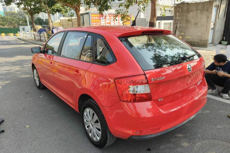 Used Skoda Rapid Spaceback 2018 1.6L Automatic Standard Edition Exterior 3