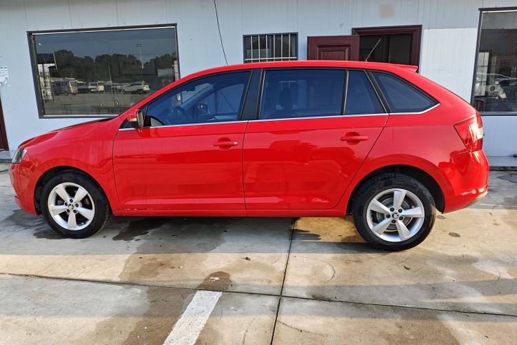 Used Skoda Rapid Spaceback 2018 1.6L Automatic Comfort Edition Exterior 4