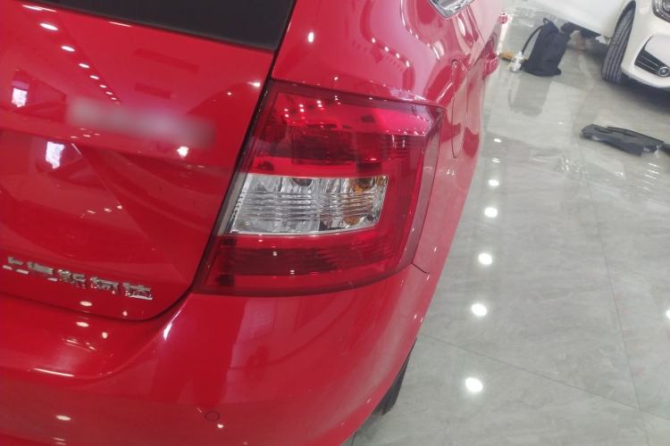 Used Skoda Rapid Spaceback 2018 1.6L Automatic Comfort Edition Exterior 6
