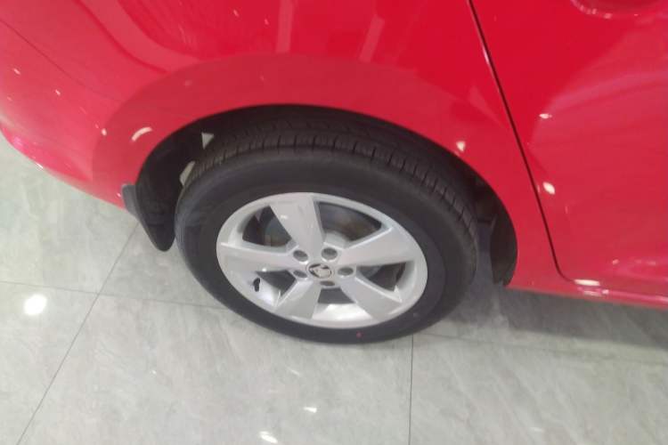 Used Skoda Rapid Spaceback 2018 1.6L Automatic Comfort Edition Exterior 8