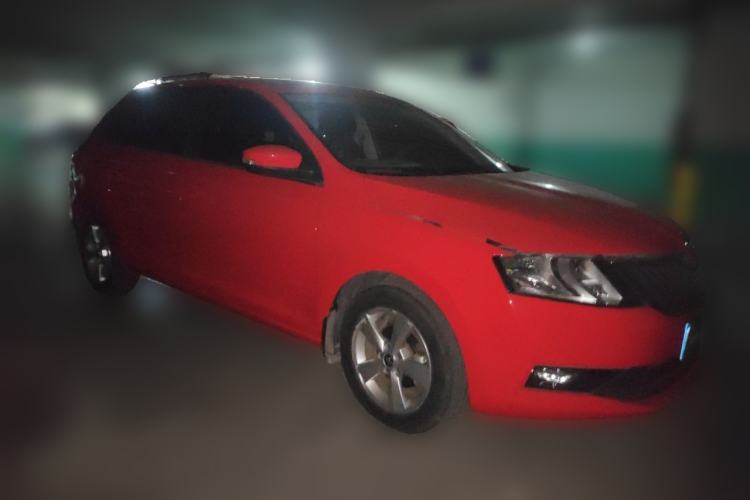 Used Skoda Rapid Spaceback 2018 1.6L Automatic Comfort Edition Front Right 45 Deg