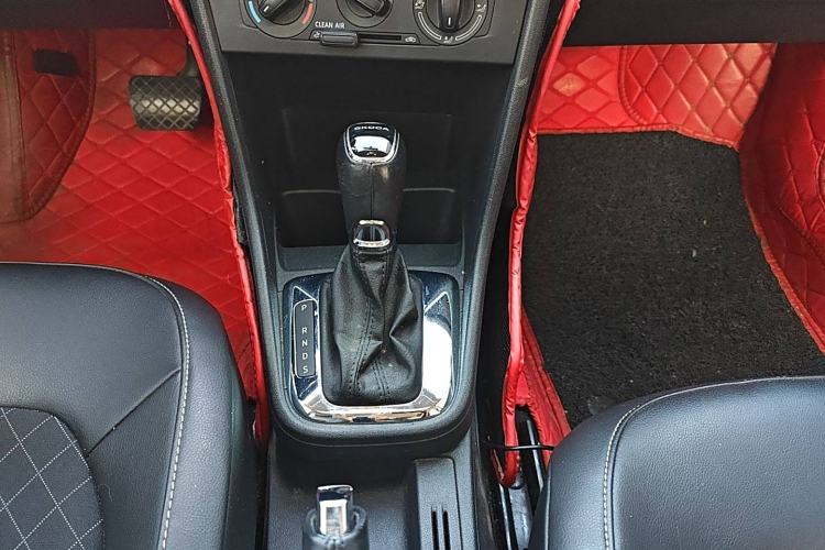 Used Skoda Rapid Spaceback 2018 1.6L Automatic Comfort Edition Gear Lever