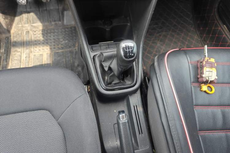 Used Skoda Rapid Spaceback 2018 1.4L Manual Standard Edition Gear Lever