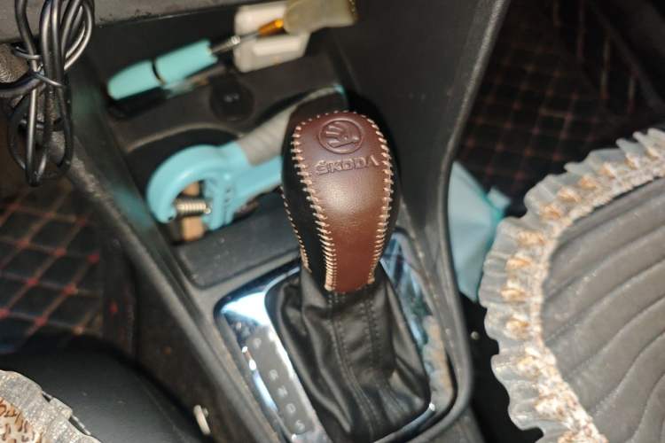 Used Skoda Rapid Spaceback 2018 1.6L Automatic Comfort Edition Gear Lever