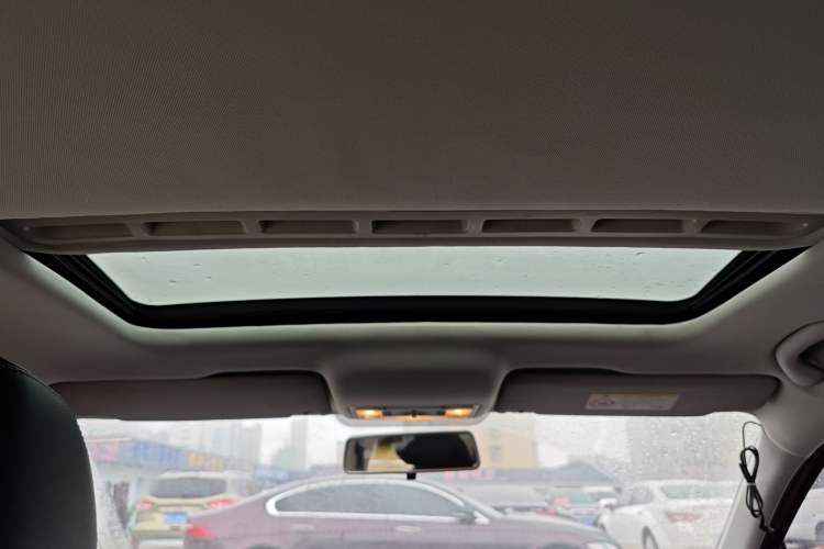 Used Skoda Rapid Spaceback 2018 1.6L Automatic Comfort Edition Headliner