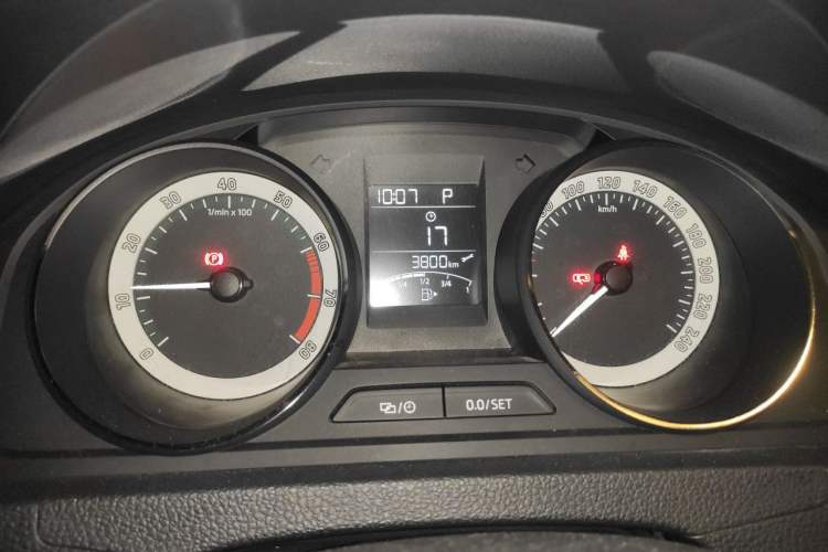 Used Skoda Rapid Spaceback 2018 1.6L Automatic Comfort Edition Instrument Cluster