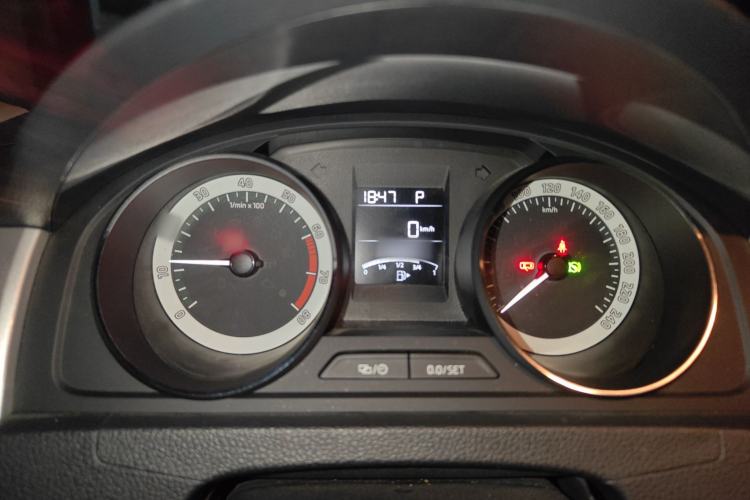 Used Skoda Rapid Spaceback 2018 1.6L Automatic Comfort Edition Instrument Cluster