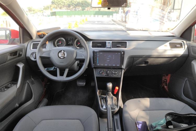 Used Skoda Rapid Spaceback 2018 1.6L Automatic Standard Edition Interior 2