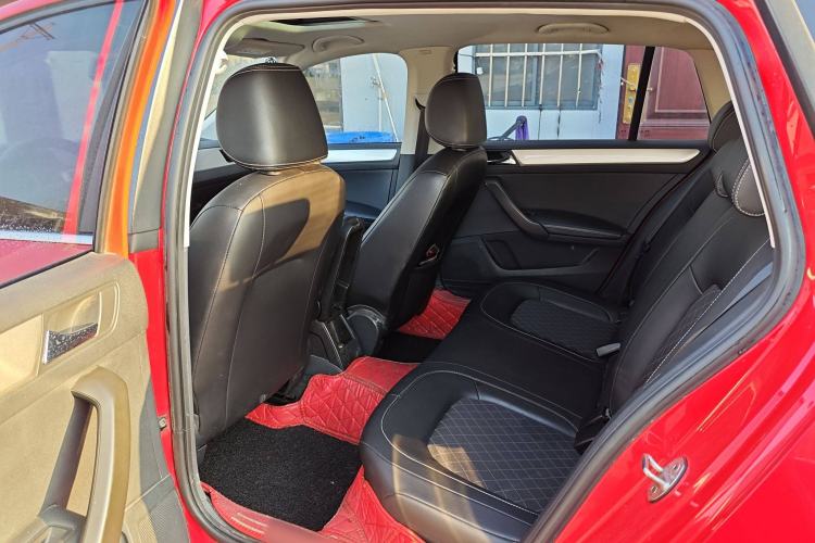 Used Skoda Rapid Spaceback 2018 1.6L Automatic Comfort Edition Interior 4