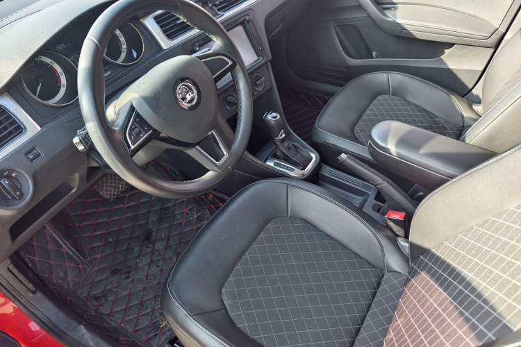 Used Skoda Rapid Spaceback 2018 1.6L Automatic Comfort Edition Left Front Seat