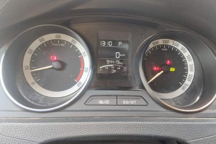 Used Skoda Rapid Spaceback 2018 1.6L Automatic Comfort Edition Odometer Close Up