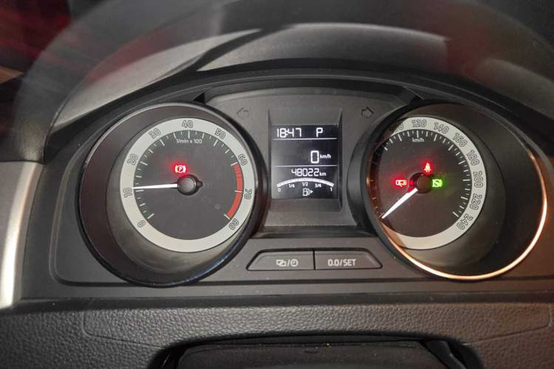 Used Skoda Rapid Spaceback 2018 1.6L Automatic Comfort Edition Odometer Close Up