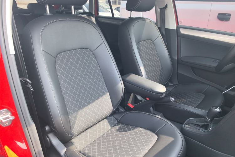 Used Skoda Rapid Spaceback 2018 1.6L Automatic Comfort Edition Right Front Seat