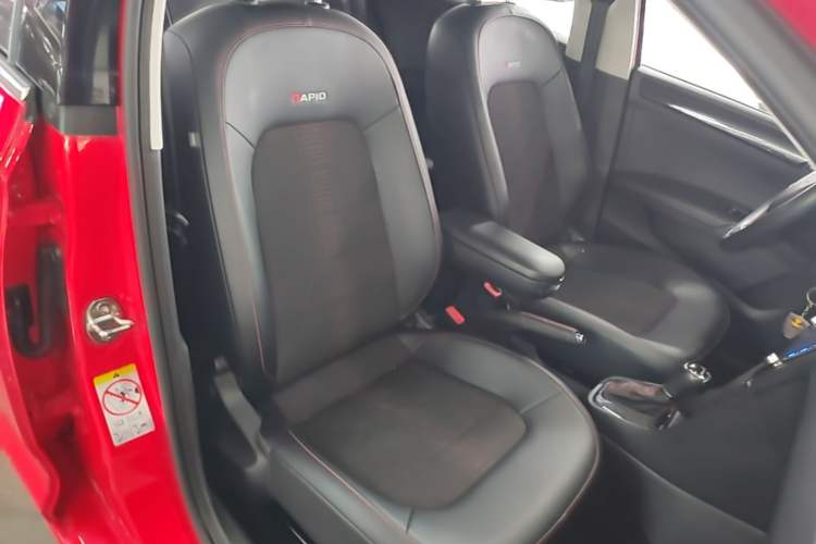 Used Skoda Rapid Spaceback 2018 1.6L Automatic Sport Edition Right Front Seat