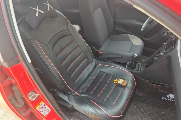 Used Skoda Rapid Spaceback 2018 1.4L Manual Standard Edition Right Front Seat