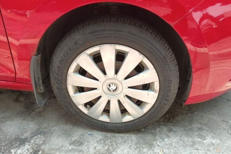 Used Skoda Rapid Spaceback 2018 1.6L Automatic Standard Edition Right Front Wheel Hub