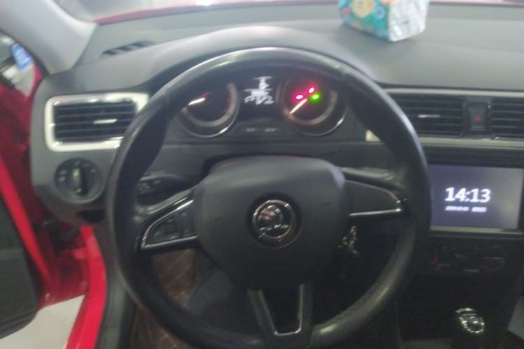 Used Skoda Rapid Spaceback 2018 1.6L Automatic Comfort Edition Steering Wheel