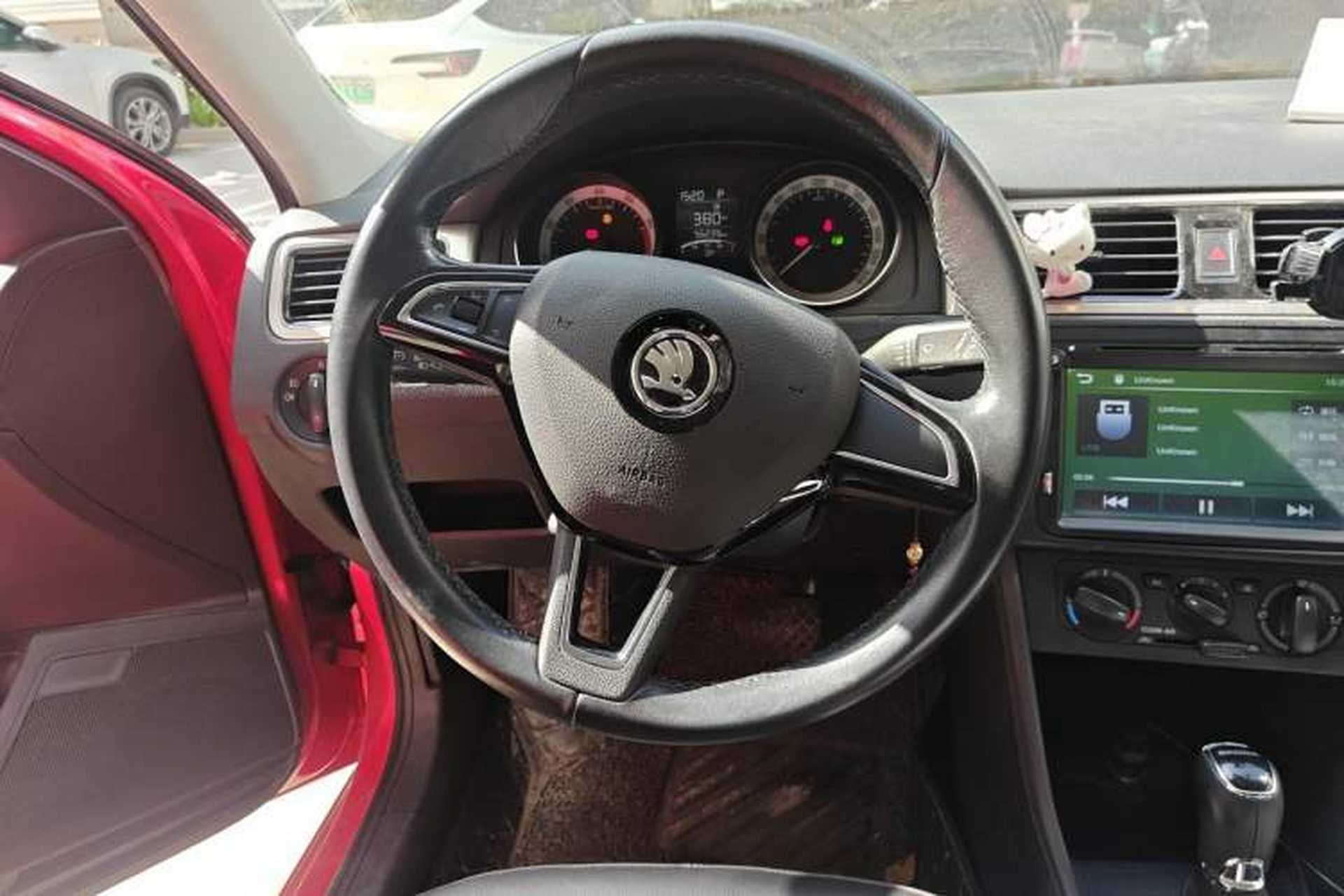 Used Skoda Rapid Spaceback 2018 1.6L Automatic Comfort Edition Steering Wheel