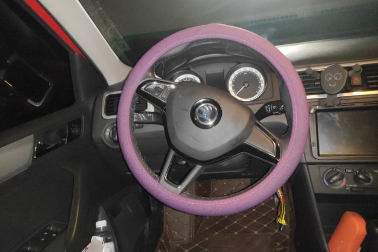 Used Skoda Rapid Spaceback 2018 1.6L Automatic Comfort Edition Steering Wheel