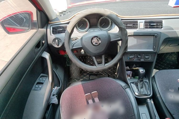 Used Skoda Rapid Spaceback 2018 1.6L Automatic Standard Edition Steering Wheel
