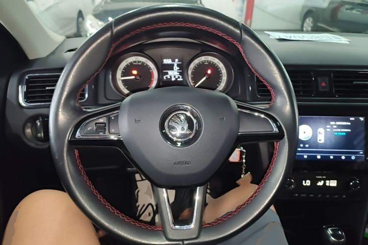 Used Skoda Rapid Spaceback 2018 1.6L Automatic Sport Edition Steering Wheel