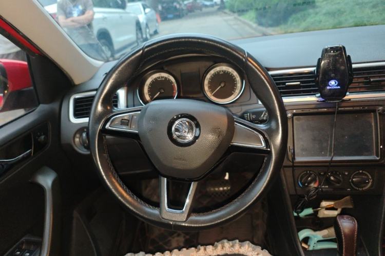Used Skoda Rapid Spaceback 2018 1.6L Automatic Comfort Edition Steering Wheel
