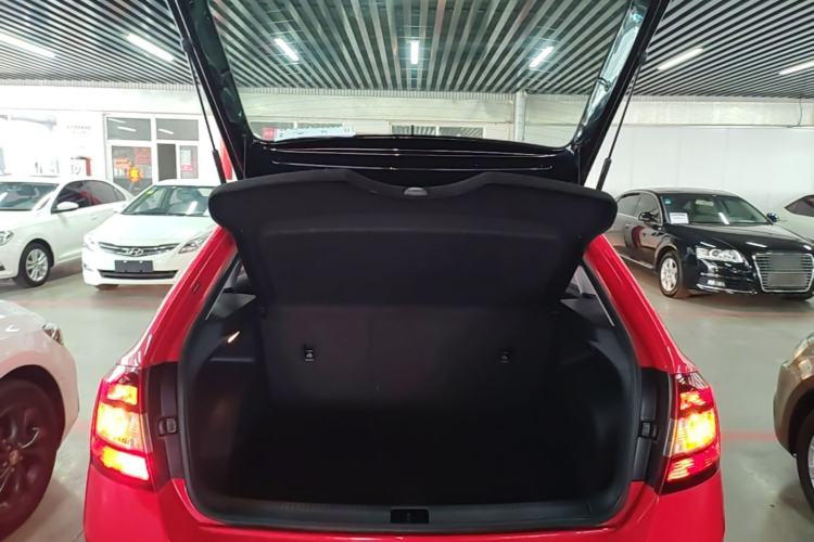 Used Skoda Rapid Spaceback 2018 1.6L Automatic Sport Edition Trunk