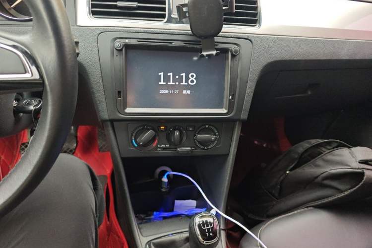 Used Skoda Rapid Spaceback 2018 1.6L Manual Comfort Edition Audio And AC Panel