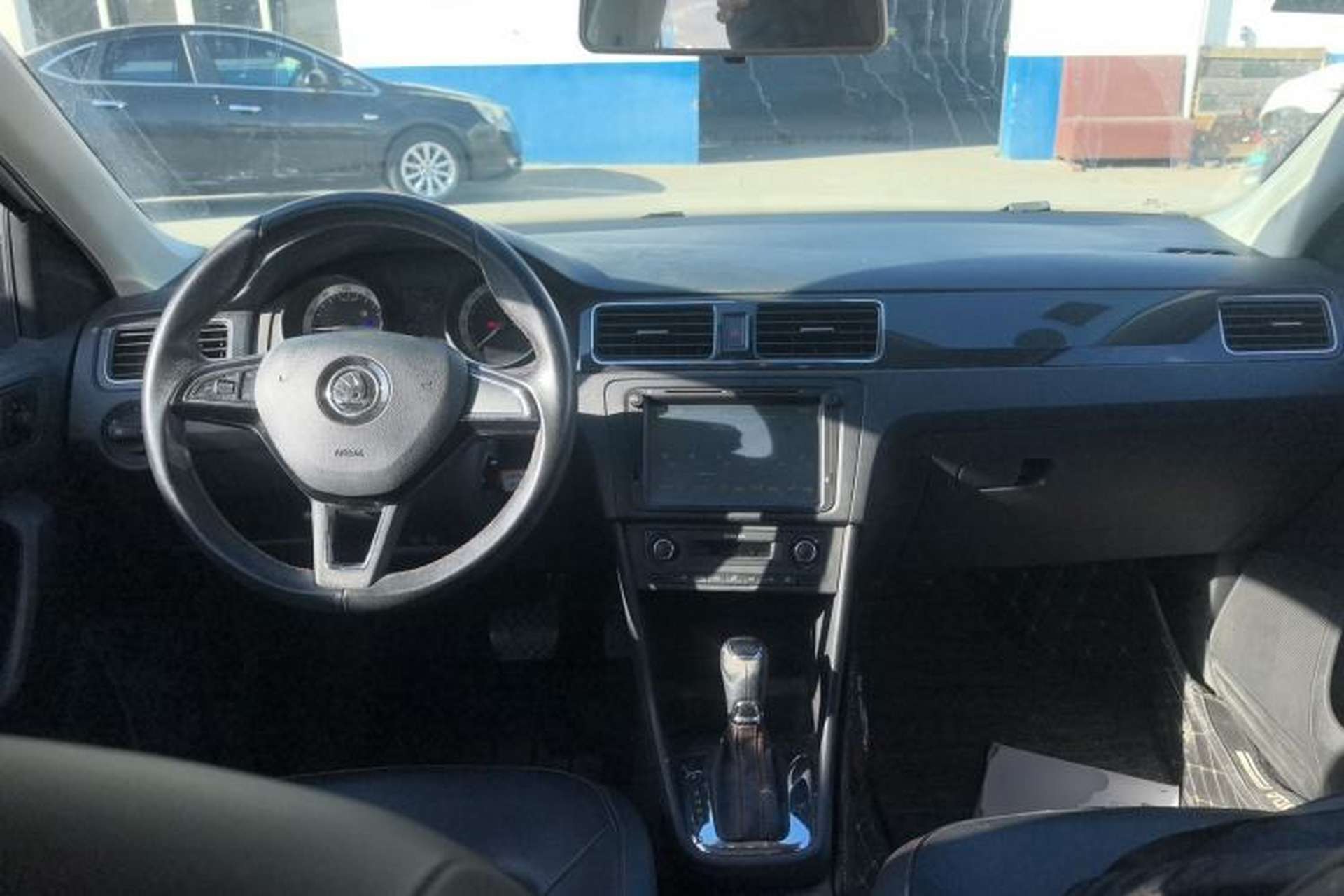 Used Skoda Rapid Spaceback 2018 1.6L Automatic Sport Edition Center Console