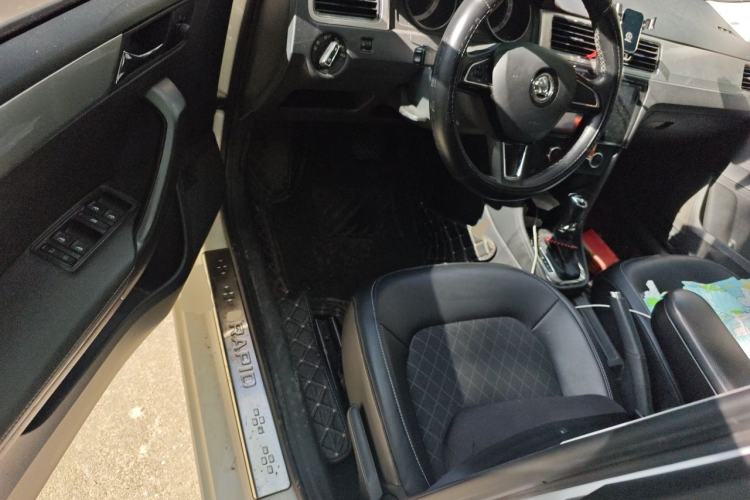Used Skoda Rapid Spaceback 2018 1.6L Automatic Comfort Edition Driver Seat
