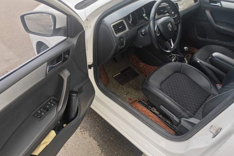 Used Skoda Rapid Spaceback 2018 1.6L Automatic Comfort Edition Driver Seat