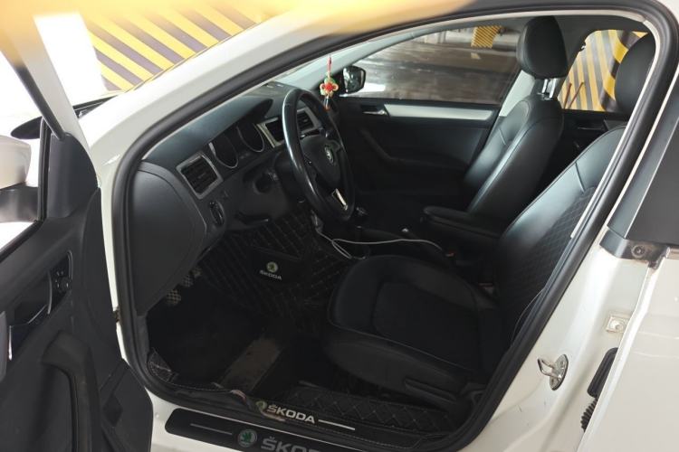 Used Skoda Rapid Spaceback 2018 1.6L Manual Comfort Edition Driver Seat