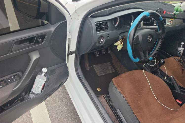 Used Skoda Rapid Spaceback 2018 1.6L Manual Standard Edition Driver Seat