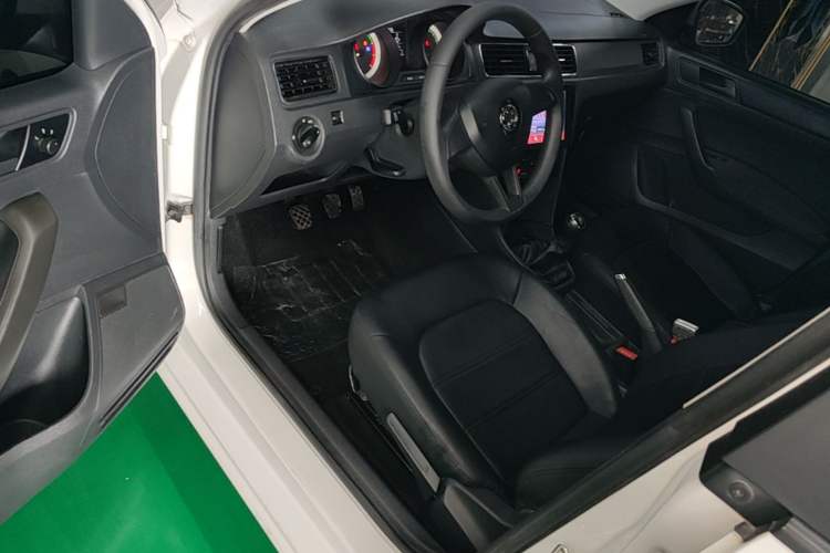 Used Skoda Rapid Spaceback 2018 1.4L Manual Standard Edition Driver Seat